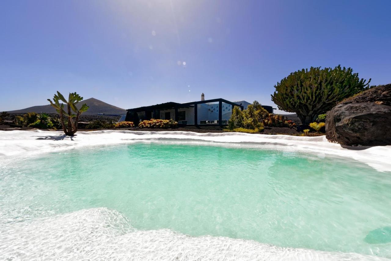 Luxe Ecovilla Listan Uga Ngoại thất bức ảnh
